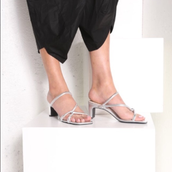 Intentionally Blank Shoes - Intentionally Blank Willow Heel.